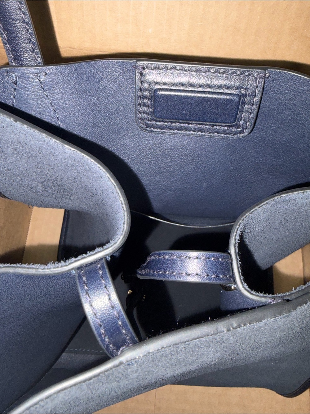 The Lexington Small Tote- Color Juniper Berry- MADEWELL - Picture 4 of 12